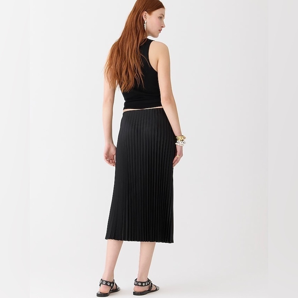 J Crew Pleated pull-on midi skirt
Item BN757 - Picture 3 of 3